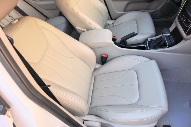 Used Geely Auto Emgrand 2016 Sedan 1.5L CVT Luxury Model Right Front Seat