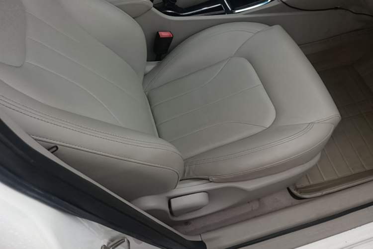 Used Geely Auto Emgrand 2016 Sedan 1.5L Manual Luxury Model Right Front Seat