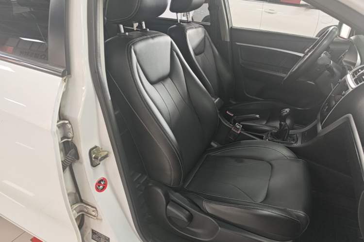 Used Geely Auto Emgrand 2016 Sedan 1.5L Manual Upward Edition Right Front Seat