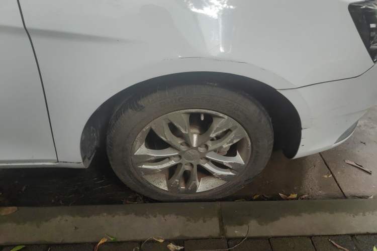 Used Geely Auto Emgrand 2016 Sedan 1.5L Manual Upward Edition Right Front Wheel Hub