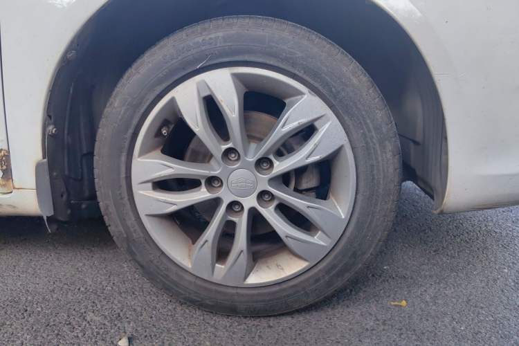 Used Geely Auto Emgrand 2016 Sedan 1.5L Manual Upward Edition Right Front Wheel Hub
