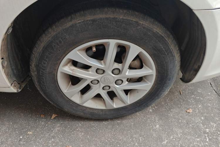 Used Geely Auto Emgrand 2016 Sedan 1.5L CVT Luxury Model Right Front Wheel Hub