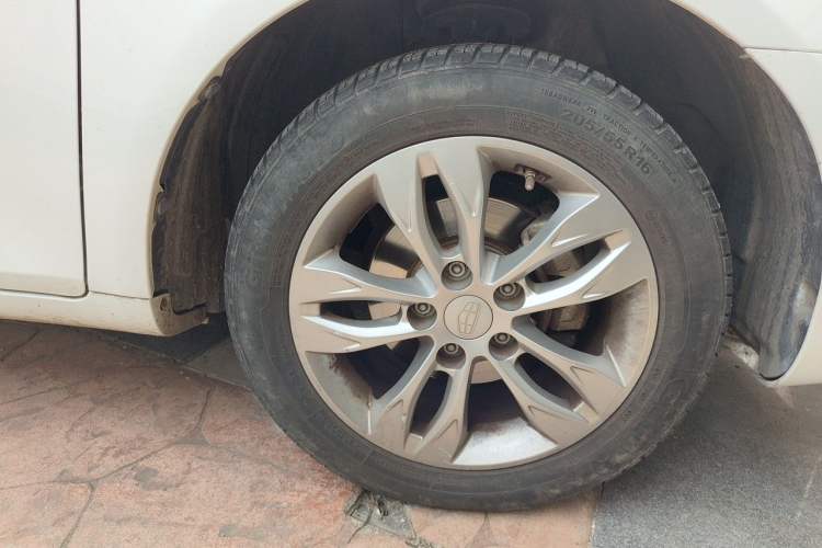 Used Geely Auto Emgrand 2016 Sedan 1.5L Manual Upward Edition Right Front Wheel Hub
