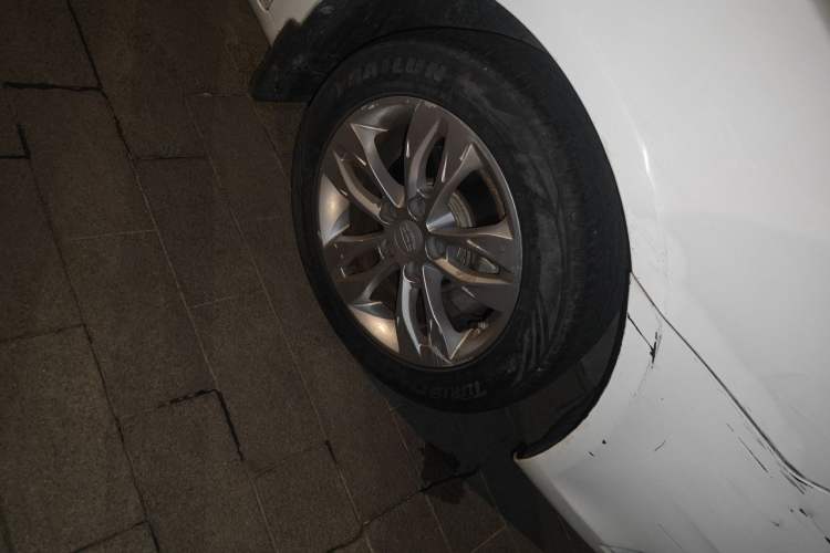 Used Geely Auto Emgrand 2016 Sedan 1.5L Manual Upward Edition Right Front Wheel Hub