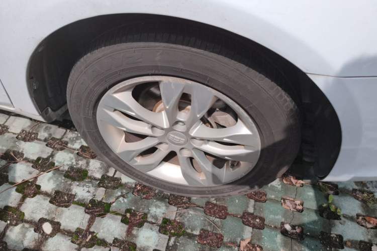 Used Geely Auto Emgrand 2016 Sedan 1.5L Manual Upward Edition Right Front Wheel Hub