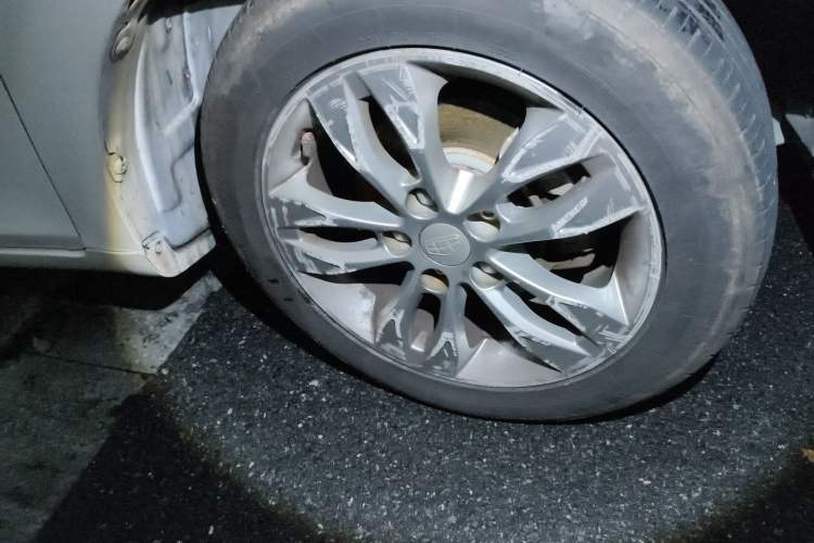 Used Geely Auto Emgrand 2016 Sedan 1.5L CVT Upward Version Right Front Wheel Hub