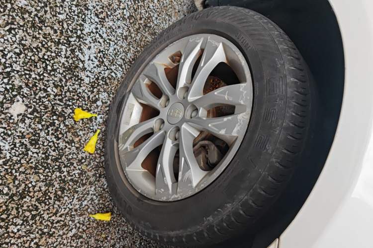 Used Geely Auto Emgrand 2016 Sedan 1.5L Manual Upward Edition Right Front Wheel Hub