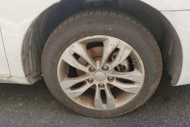 Used Geely Auto Emgrand 2016 Sedan 1.5L Manual Upward Edition Right Front Wheel Hub