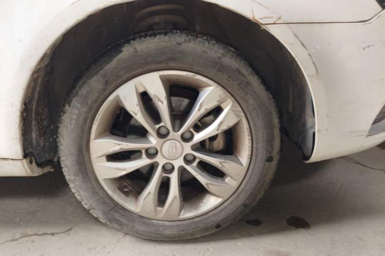 Used Geely Auto Emgrand 2016 Sedan 1.5L Manual Upward Edition Right Front Wheel Hub