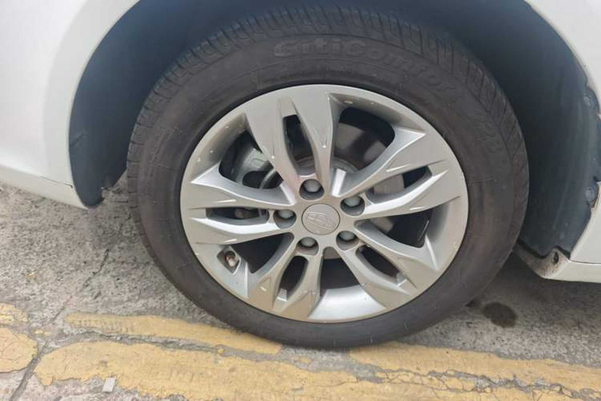 Used Geely Auto Emgrand 2016 Sedan 1.5L Manual Upward Edition Right Front Wheel Hub
