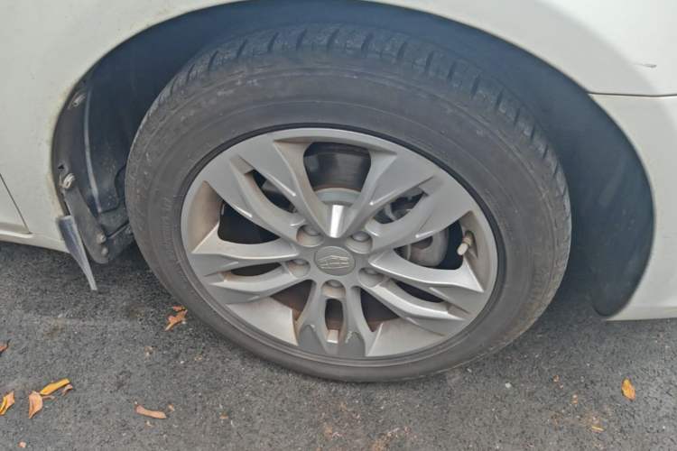 Used Geely Auto Emgrand 2016 Sedan 1.5L CVT Upward Version Right Front Wheel Hub