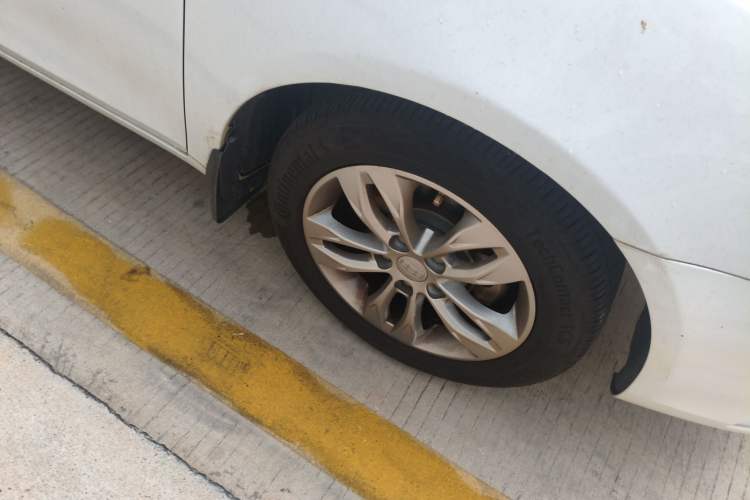 Used Geely Auto Emgrand 2016 Sedan 1.5L CVT Upward Version Right Front Wheel Hub