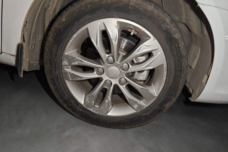 Used Geely Auto Emgrand 2016 Sedan 1.5L CVT Upward Version Right Front Wheel Hub