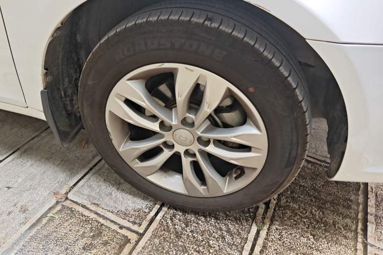 Used Geely Auto Emgrand 2016 Sedan 1.5L Manual Upward Edition Right Front Wheel Hub