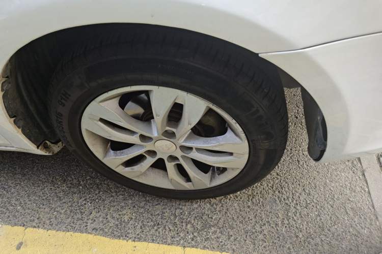Used Geely Auto Emgrand 2016 Sedan 1.5L CVT Upward Version Right Front Wheel Hub