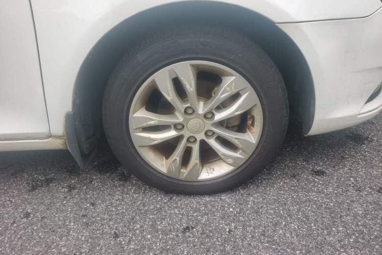 Used Geely Auto Emgrand 2016 Sedan 1.5L CVT Upward Version Right Front Wheel Hub