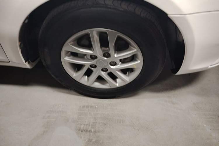 Used Geely Auto Emgrand 2016 Sedan 1.5L CVT Luxury Model Right Front Wheel Hub