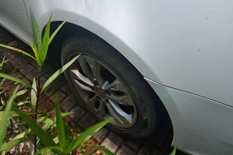 Used Geely Auto Emgrand 2016 Sedan 1.5L Manual Upward Edition Right Front Wheel Hub