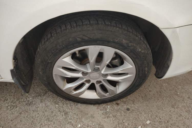 Used Geely Auto Emgrand 2016 Sedan 1.5L CVT Upward Version Right Front Wheel Hub
