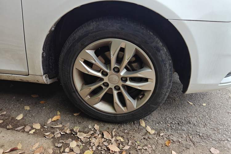 Used Geely Auto Emgrand 2016 Sedan 1.5L Manual Upward Edition Right Front Wheel Hub