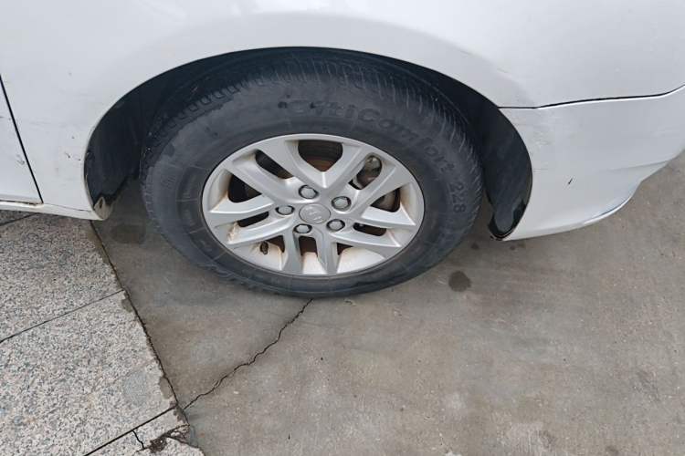 Used Geely Auto Emgrand 2016 Sedan 1.5L CVT Luxury Model Right Front Wheel Hub