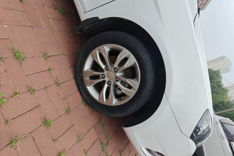 Used Geely Auto Emgrand 2016 Sedan 1.5L Manual Upward Edition Right Front Wheel Hub