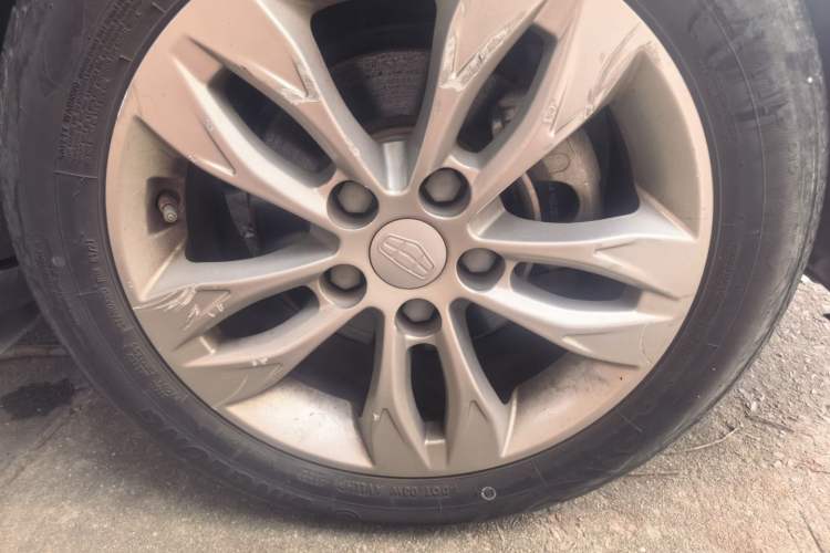 Used Geely Auto Emgrand 2016 Sedan 1.5L Manual Upward Edition Right Front Wheel Hub
