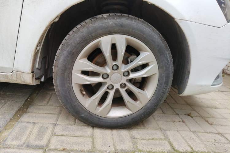 Used Geely Auto Emgrand 2016 Sedan 1.5L CVT Upward Version Right Front Wheel Hub