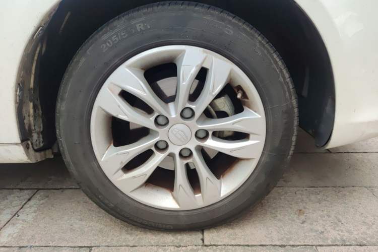 Used Geely Auto Emgrand 2016 Sedan 1.5L Manual Upward Edition Right Front Wheel Hub