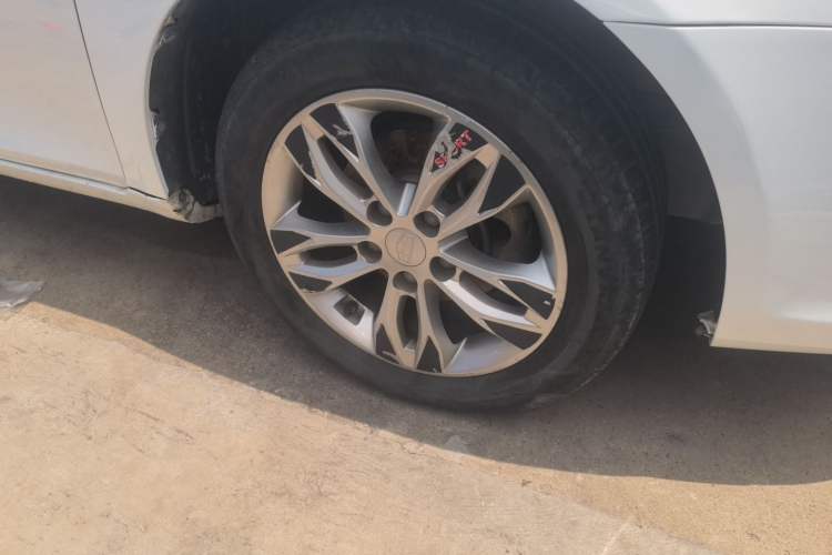 Used Geely Auto Emgrand 2016 Sedan 1.5L CVT Upward Version Right Front Wheel Hub