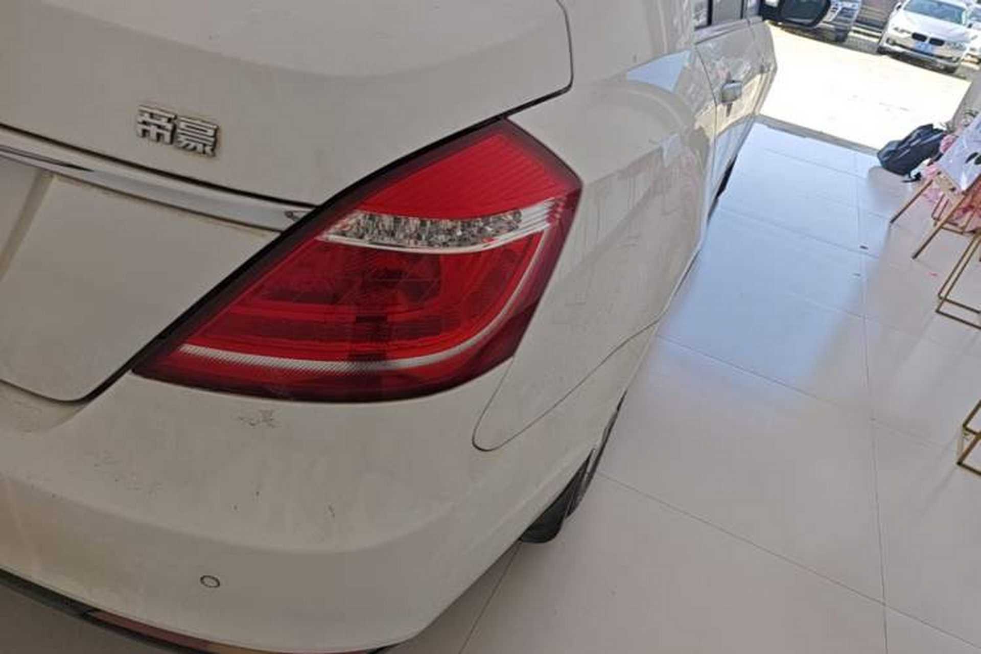 Used Geely Auto Emgrand 2016 Sedan 1.5L CVT Upward Version Right Rear Taillight