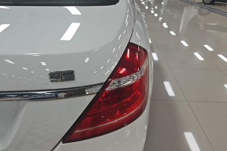 Used Geely Auto Emgrand 2016 Sedan 1.5L Manual Upward Edition Right Rear Taillight