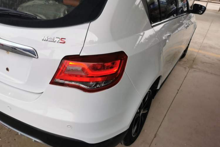 Used Geely Auto Emgrand 2016 Hatchback RS 1.5L CVT Upward Edition Right Rear Taillight