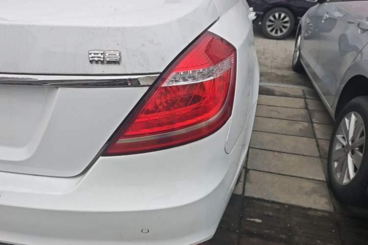 Used Geely Auto Emgrand 2016 Sedan 1.5L Manual Upward Edition Right Rear Taillight