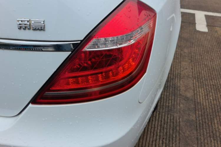 Used Geely Auto Emgrand 2016 Sedan 1.5L Manual Upward Edition Right Rear Taillight