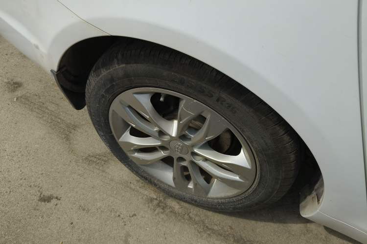 Used Geely Auto Emgrand 2016 Sedan 1.5L Manual Upward Edition Right Rear Wheel Hub