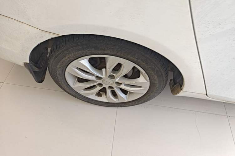 Used Geely Auto Emgrand 2016 Sedan 1.5L CVT Upward Version Right Rear Wheel Hub