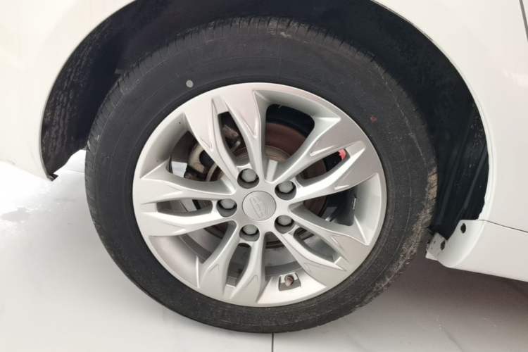 Used Geely Auto Emgrand 2016 Sedan 1.5L Manual Upward Edition Right Rear Wheel Hub