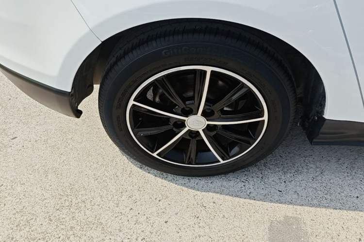 Used Geely Auto Emgrand 2016 Hatchback RS 1.5L Manual - Upward Edition Right Rear Wheel Hub