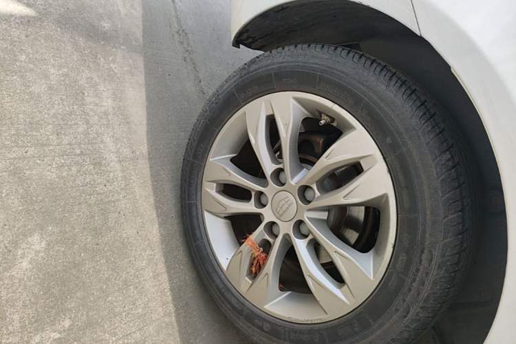 Used Geely Auto Emgrand 2016 Sedan 1.5L Manual Upward Edition Right Rear Wheel Hub