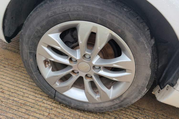 Used Geely Auto Emgrand 2016 Sedan 1.5L Manual Upward Edition Right Rear Wheel Hub