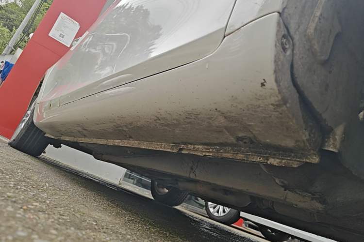 Used Geely Auto Emgrand 2016 Sedan 1.5L Manual Upward Edition Right Side Sill