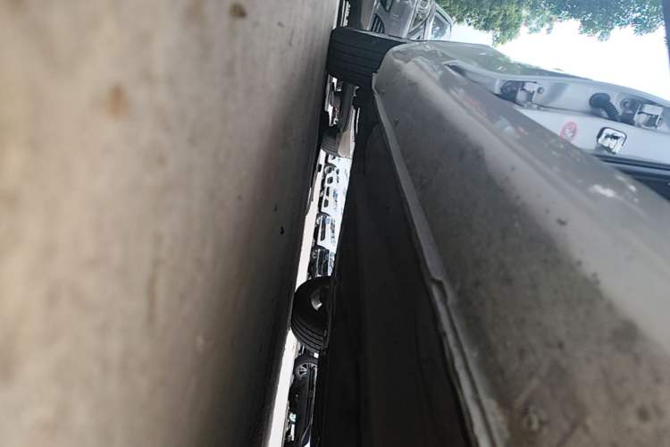 Used Geely Auto Emgrand 2016 Sedan 1.5L CVT Upward Version Right Side Sill