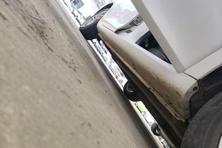Used Geely Auto Emgrand 2016 Sedan 1.5L Manual Upward Edition Right Side Sill