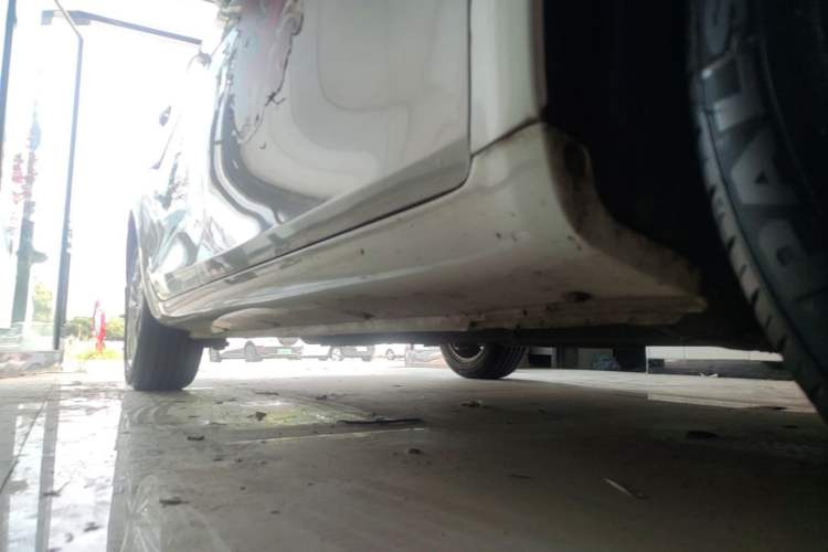 Used Geely Auto Emgrand 2016 Sedan 1.5L Manual Upward Edition Right Side Sill