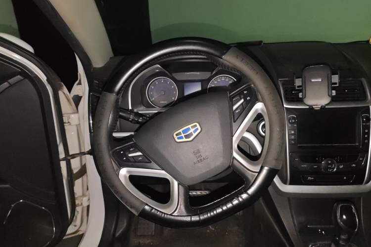 Used Geely Auto Emgrand 2016 Sedan 1.5L CVT Upward Version Steering Wheel
