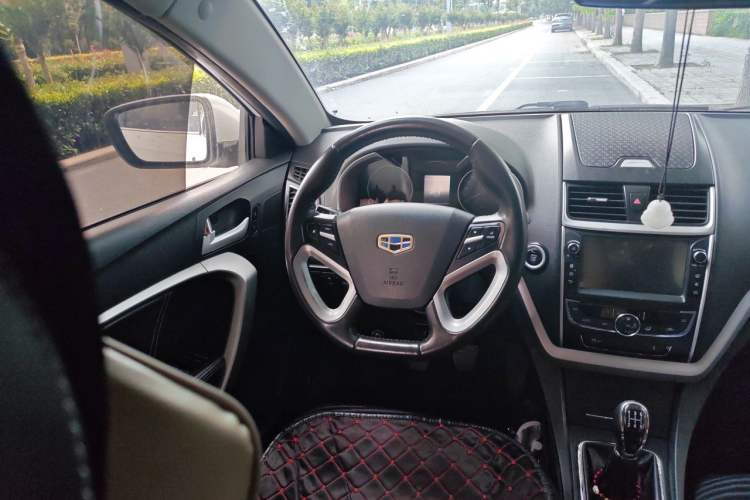 Used Geely Auto Emgrand 2016 Sedan 1.5L Manual Upward Edition Steering Wheel