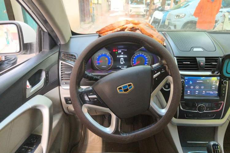 Used Geely Auto Emgrand 2016 Sedan 1.5L Manual Luxury Model Steering Wheel