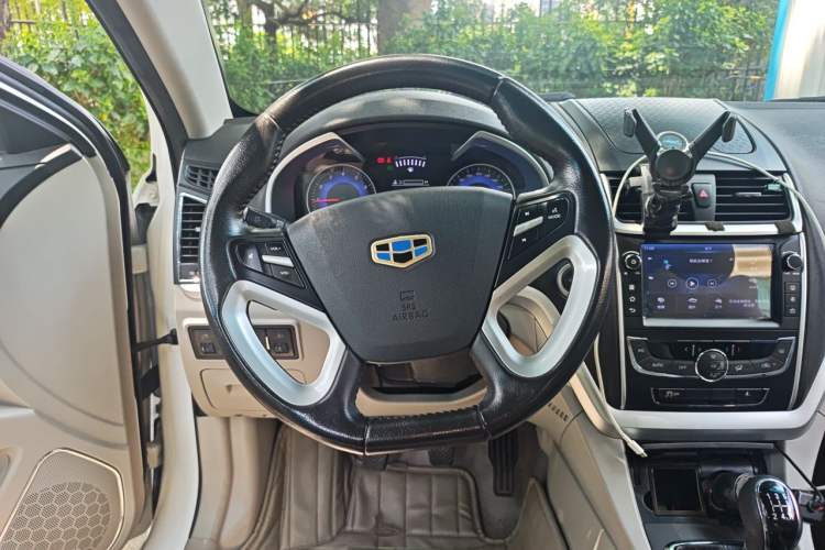 Used Geely Auto Emgrand 2016 Sedan 1.5L Manual Fashion Edition Steering Wheel