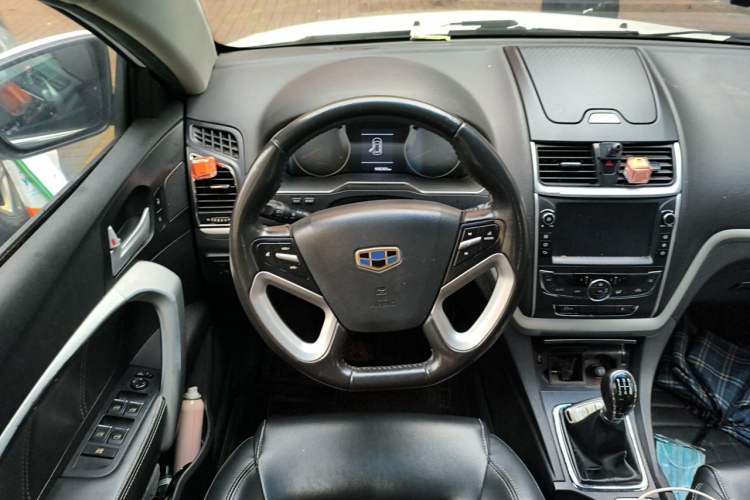 Used Geely Auto Emgrand 2016 Sedan 1.5L Manual Upward Edition Steering Wheel